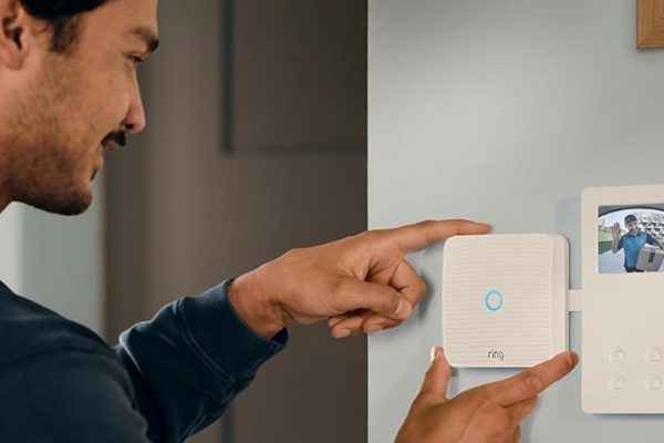 Super sconti Ring: videocitofoni, allarmi e telecamere smart a prezzi minimi su Amazon