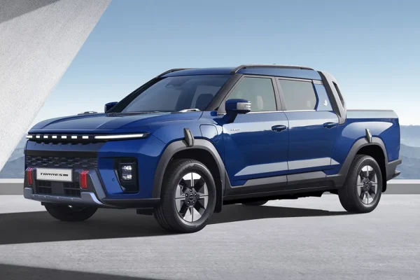 Torres EVT arriva in Italia con listino da 39.000 euro: pick-up elettrico AWD e V2L