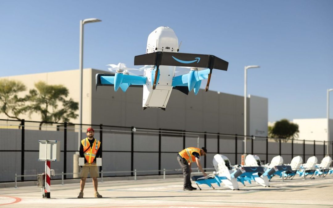 Amazon Prime Air, sospesa la consegna dei pacchi con i droni in Italia: ecco perché