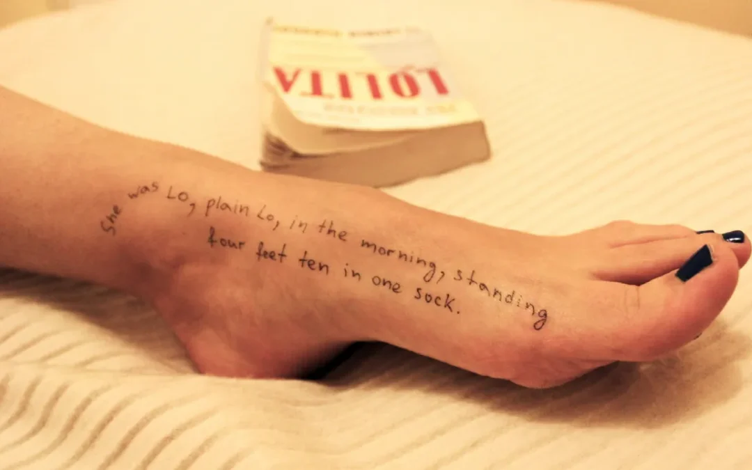 Le nuove inquietanti foto del caso Epstein, tra citazioni di Lolita e cene con i magnati del tech