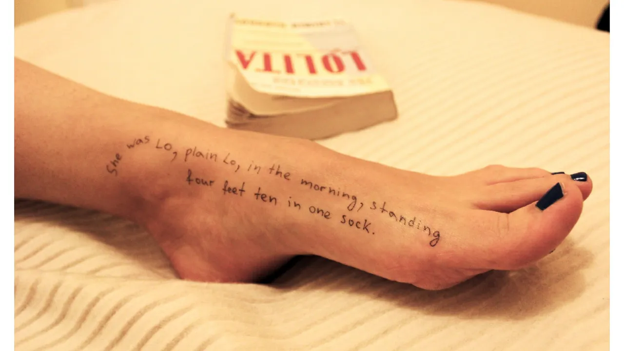 Le nuove inquietanti foto del caso Epstein, tra citazioni di Lolita e cene con i magnati del tech