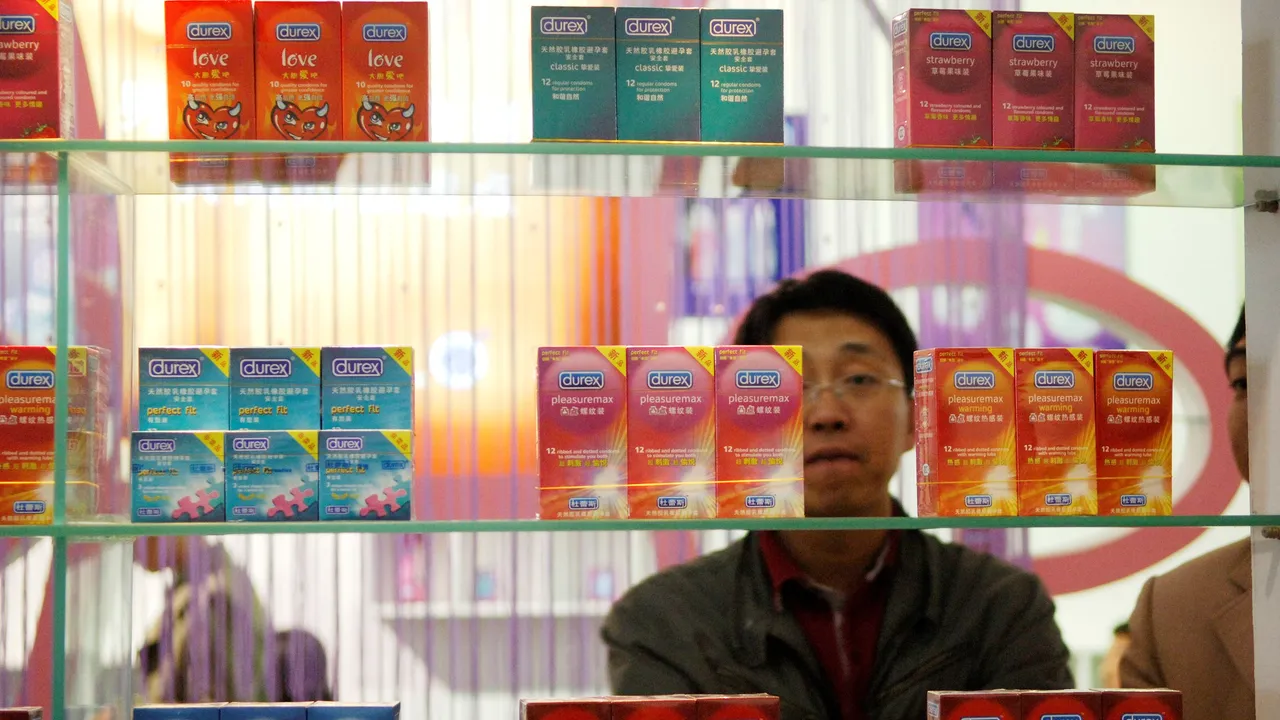 Calo delle nascite in Cina, Pechino torna a tassare i contraccettivi per la prima volta dopo 30 anni