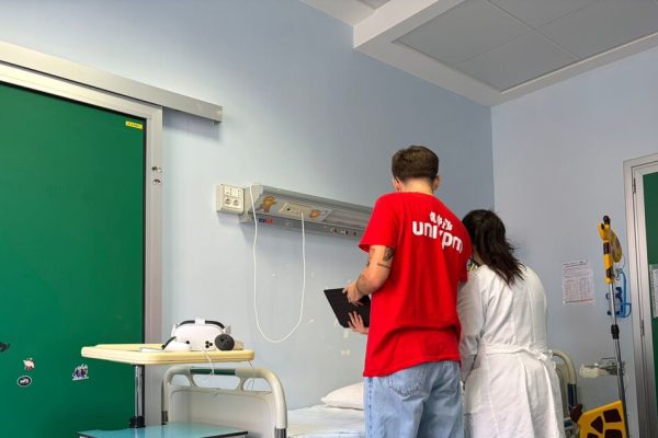 ‘Realtà virtuale per umanizzare le cure’, una tesi sui pazienti del Salesi – Future Tech