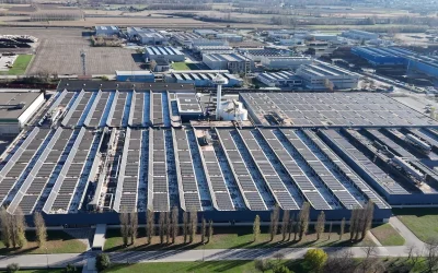 Il più grande impianto solare industriale d’Italia si trova a Osoppo. No, non è a terra ma sfrutta i tetti dei capannoni