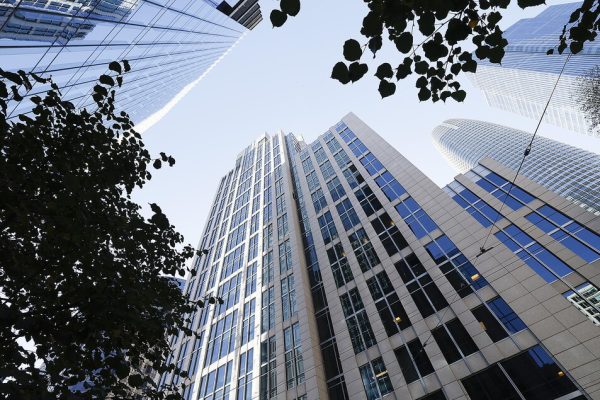 Pentagono minaccia di tagliare Anthropic, disputa su limiti a IA – Notizie