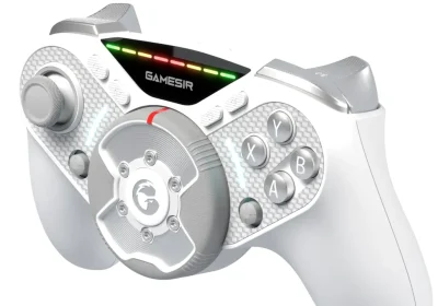 Il controller con il mini volante integrato per giocare ai simulatori di guida