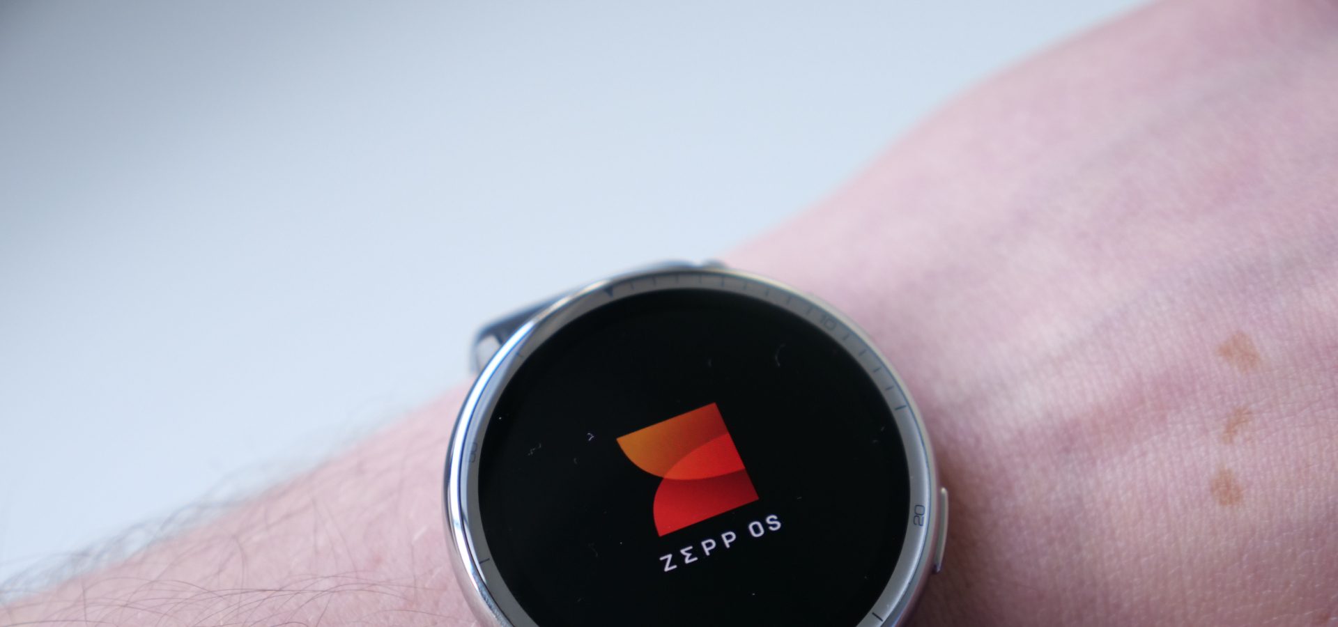 Amazfit Active 2 (Round) in offerta a 379€