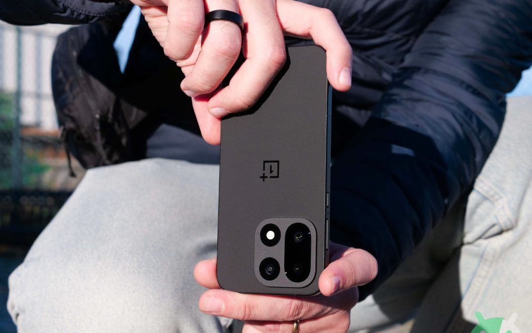 OnePlus 15: nuovo update con miglioramenti e patch