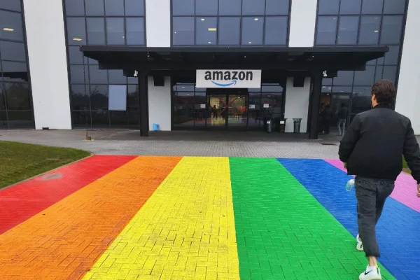 Resi Amazon, a Castel San Giovanni il centro che dà una seconda vita agli oggetti