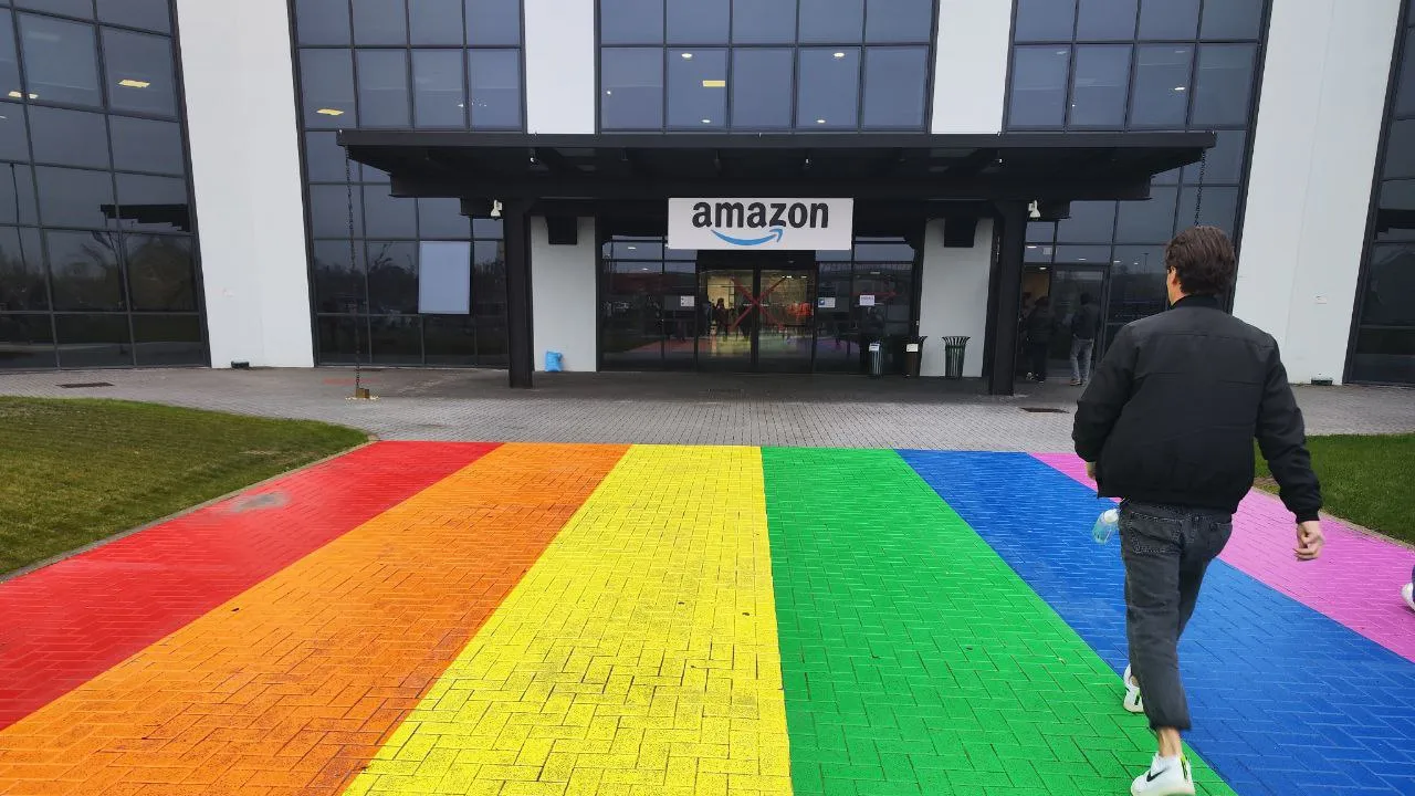 Resi Amazon, a Castel San Giovanni il centro che dà una seconda vita agli oggetti