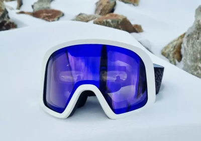 La maschera da sci che sfrutta l’AI per la massima visibilità sulla neve