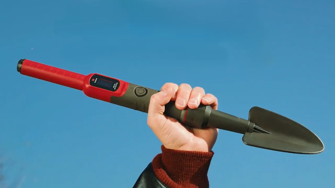 La vanga con metal detector integrato che promette di rivoluzionare la caccia ai tesori