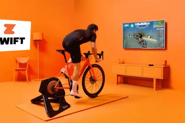 Zwift Ride, il ciclismo indoor diventa social