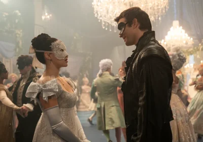 Bridgerton, buona la quarta tra maschere, amplessi, guerra dei domestici e una nuova Cenerentola