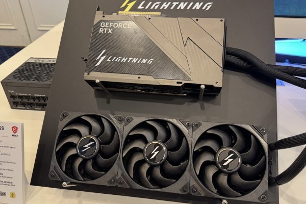 1000W solo per la scheda video: la GeForce RTX 5090 Lightning di MSI supera ogni limite