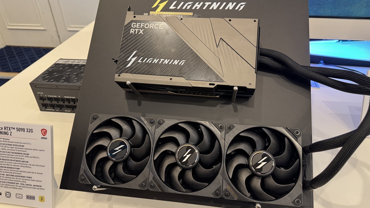 1000W solo per la scheda video: la GeForce RTX 5090 Lightning di MSI supera ogni limite