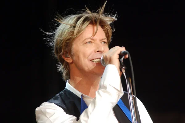 Dieci anni fa moriva David Bowie lasciandoci il suo ultimo e indimenticabile capolavoro, Blackstar