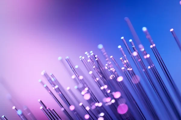 La nuova versione del Digital networks act conferma la tendenza europea a posticipare la transizione (qualunque essa sia)