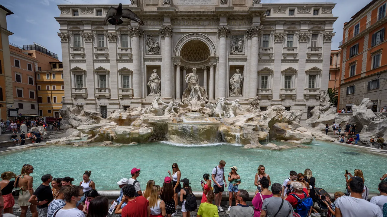 La Fontana di Trevi dal 2 febbraio sarà a a pagamento, cosa cambia per uno dei simboli di Roma