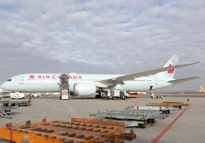 Perché la tassa tutta italiana sui pacchi da 2 euro ha fatto crollare il traffico cargo di Malpensa