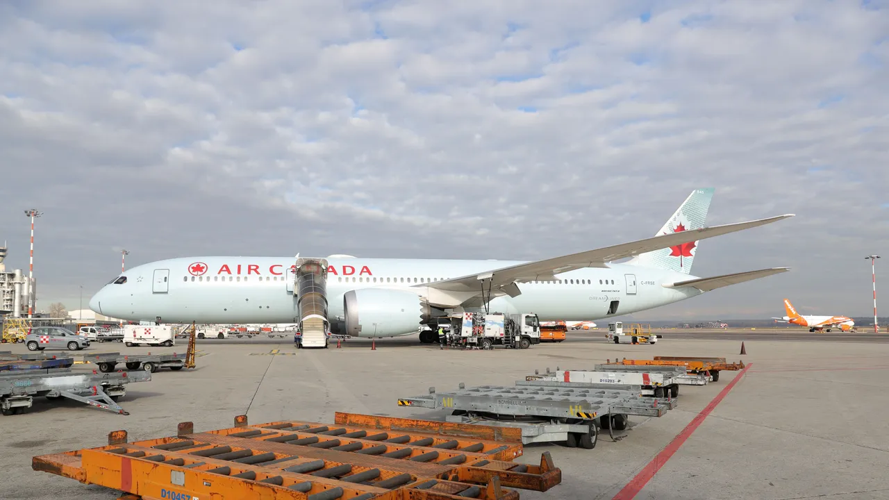 PerchƩ la tassa tutta italiana sui pacchi da 2 euro ha fatto crollare il traffico cargo di Malpensa