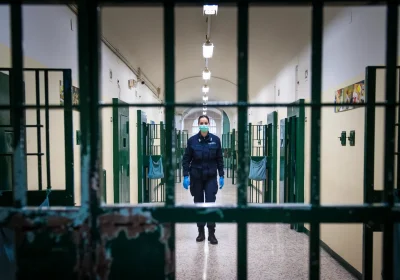 In carcere la vita tecnologica è ferma a decenni fa, ma c’è un servizio di email che cerca di abbattere queste barriere