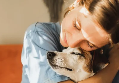 Un nuovo studio spiega come la morte di un animale domestico può essere traumatica per noi quanto quella di un parente o amico