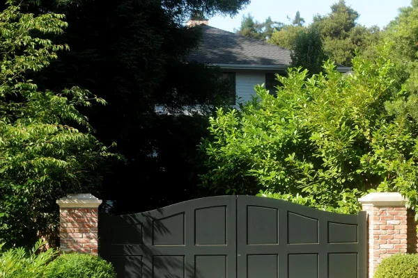 Mark Zuckerberg, cosa succede quando si trasferisce nel tuo quartiere (spoiler: niente di bello)