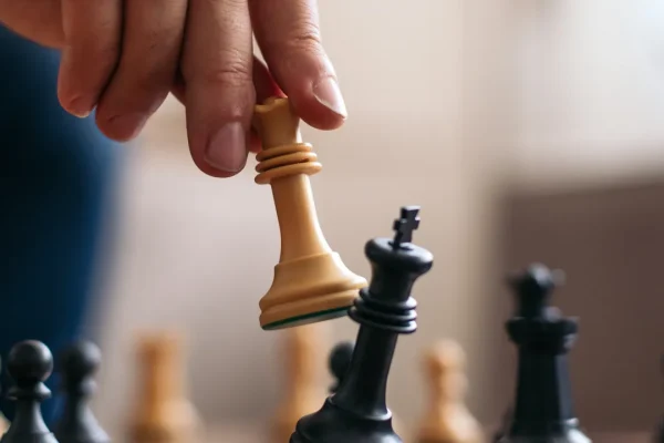La variante “equa” di Bobby Fischer negli scacchi? Secondo la fisica statistica è per niente equa