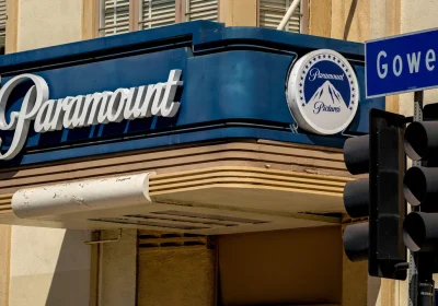 Paramount Skydance non molla e dopo l’ennesimo rifiuto fa causa a Warner Bros. Discovery