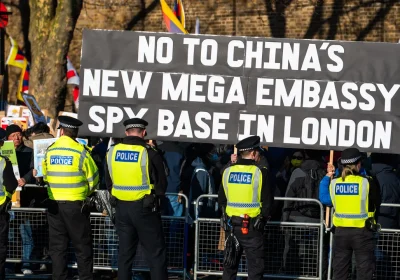 Le reazioni al caso della mega ambasciata cinese a Londra, mentre il premier Keir Starmer va in Cina