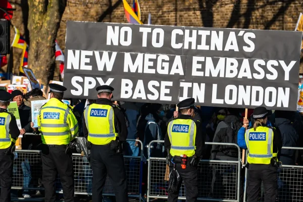 Le reazioni al caso della mega ambasciata cinese a Londra, mentre il premier Keir Starmer va in Cina