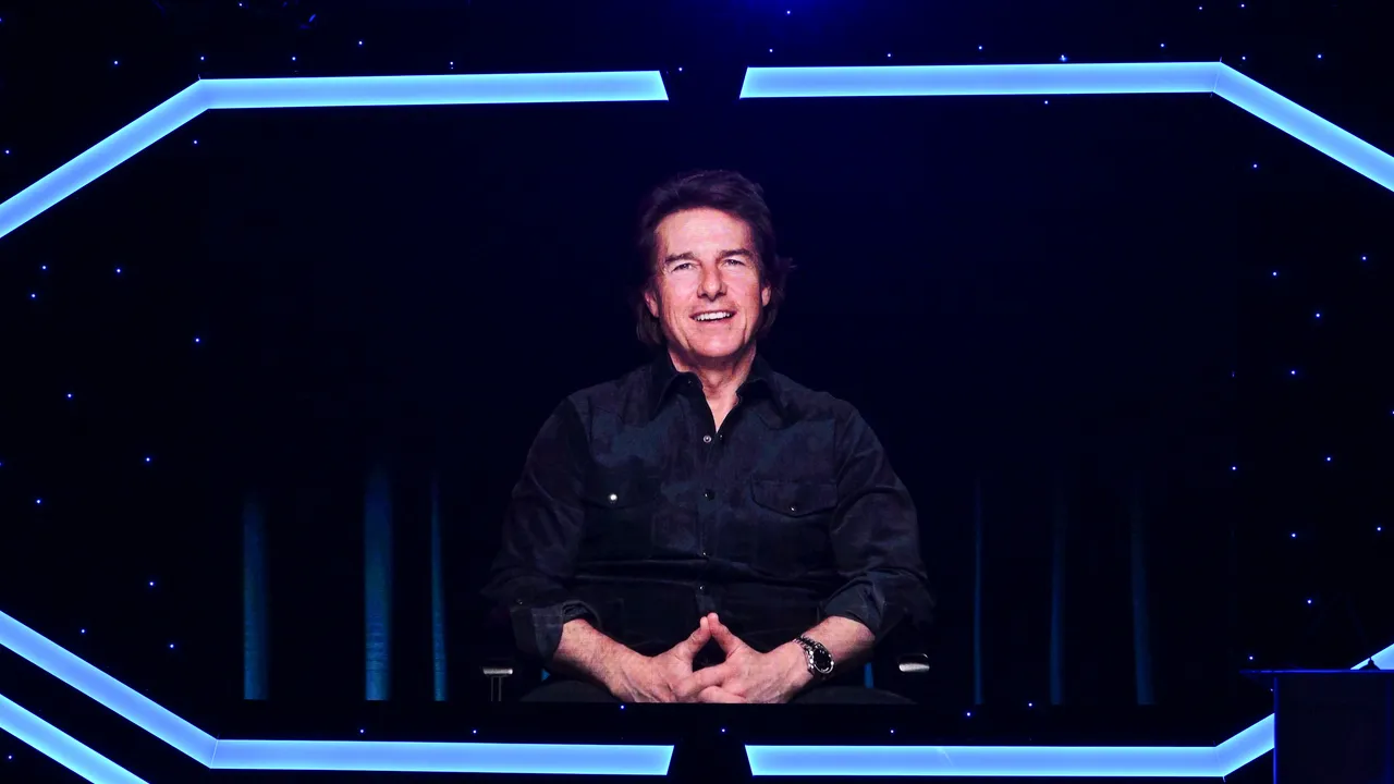 Tom Cruise ha compiuto un’altra missione impossibile, filmare una scena di Star Wars: Starfighter