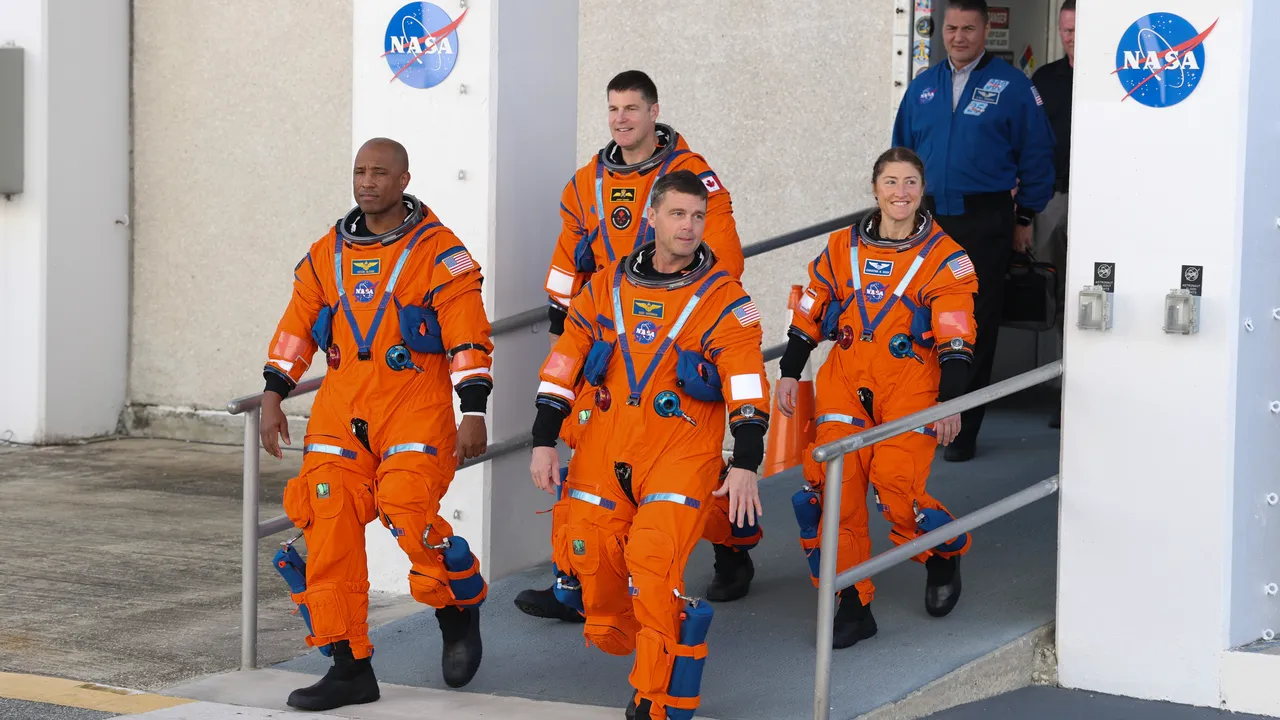 La missione Artemis 2 è pronta a partire e sono state annunciate le finestre di lancio (ma come si scelgono?)