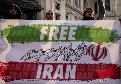 Proteste in Iran, le vittime sarebbero centinaia e Trump valuta un altro intervento militare dopo quello in Venezuela