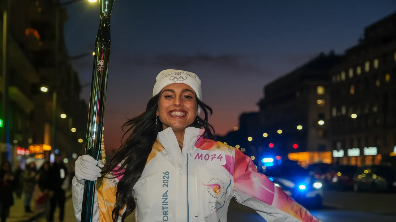 Le tute dei tedofori di Milano Cortina 2026 sono il nuovo business nato online