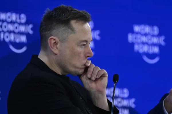 A Davos l’AI è spuntata in tutti i discorsi. Ecco cosa prevedono Musk, Huang, Nadella, Amodei e Hassabis per il 2026