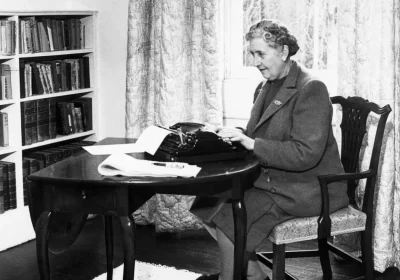 Nel cinquantesimo anniversario della morte di Agatha Christie rimaniamo nella moltitudine dei lettori riconoscenti