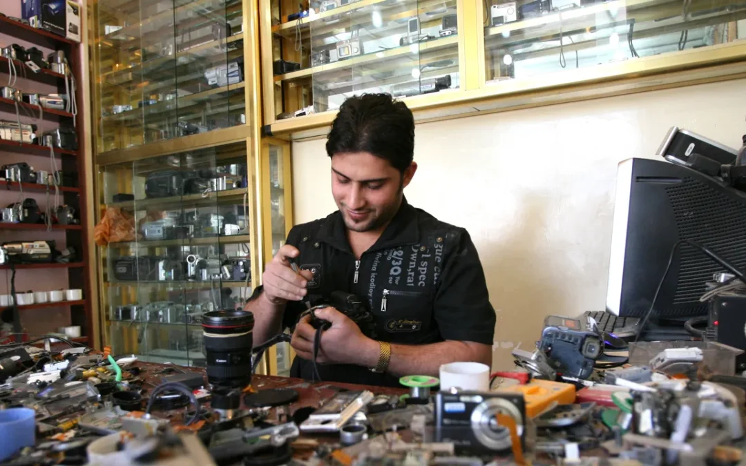 Fotocamere analogiche, chi le ripara? Sempre più tecnici sono prossimi alla pensione