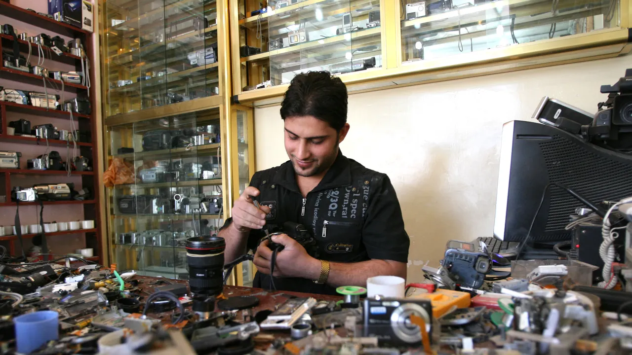 Fotocamere analogiche, chi le ripara? Sempre più tecnici sono prossimi alla pensione