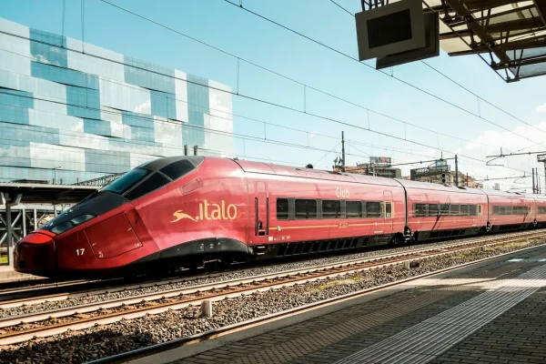 Italo diventa il primo treno con connessione Starlink, wi-fi satellitare gratuito su tutti i convogli