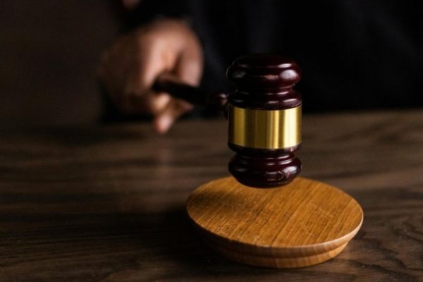 Accedere alle mail di un lavoratore licenziato è una violazione della privacy: azienda multata di 40.000 euro