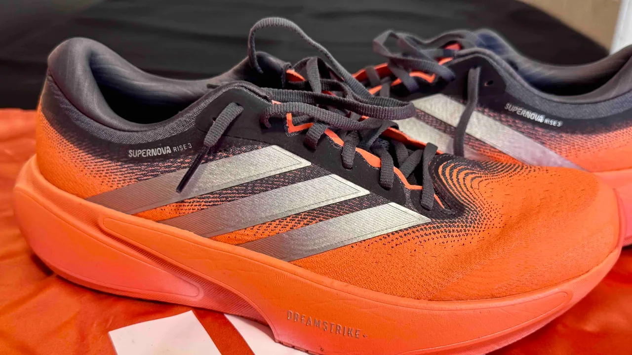 Adidas Supernova Rise 3, la nostra prova delle scarpe da running comode per allenamenti medi e lunghi