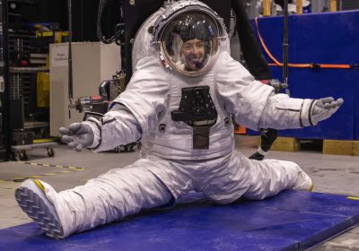 Axiom Space ha mostrato un nuovo video delle tute spaziali AxEMU per le missioni Artemis