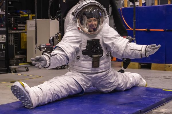 Axiom Space ha mostrato un nuovo video delle tute spaziali AxEMU per le missioni Artemis