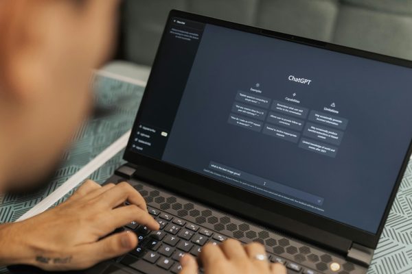 ChatGPT, arrivano gli annunci pubblicitari nei piani gratuiti: ecco cosa cambierà davvero per gli utenti