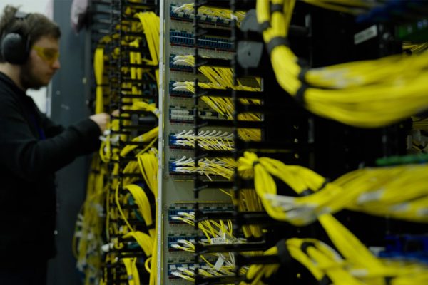 Datacenter e materie prime: Amazon acquista rame da miniere riattivate con batteri