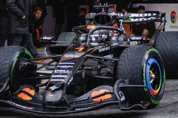 Day 3 a Barcellona: la prima di Norris con il numero 1, Mercedes fa paura