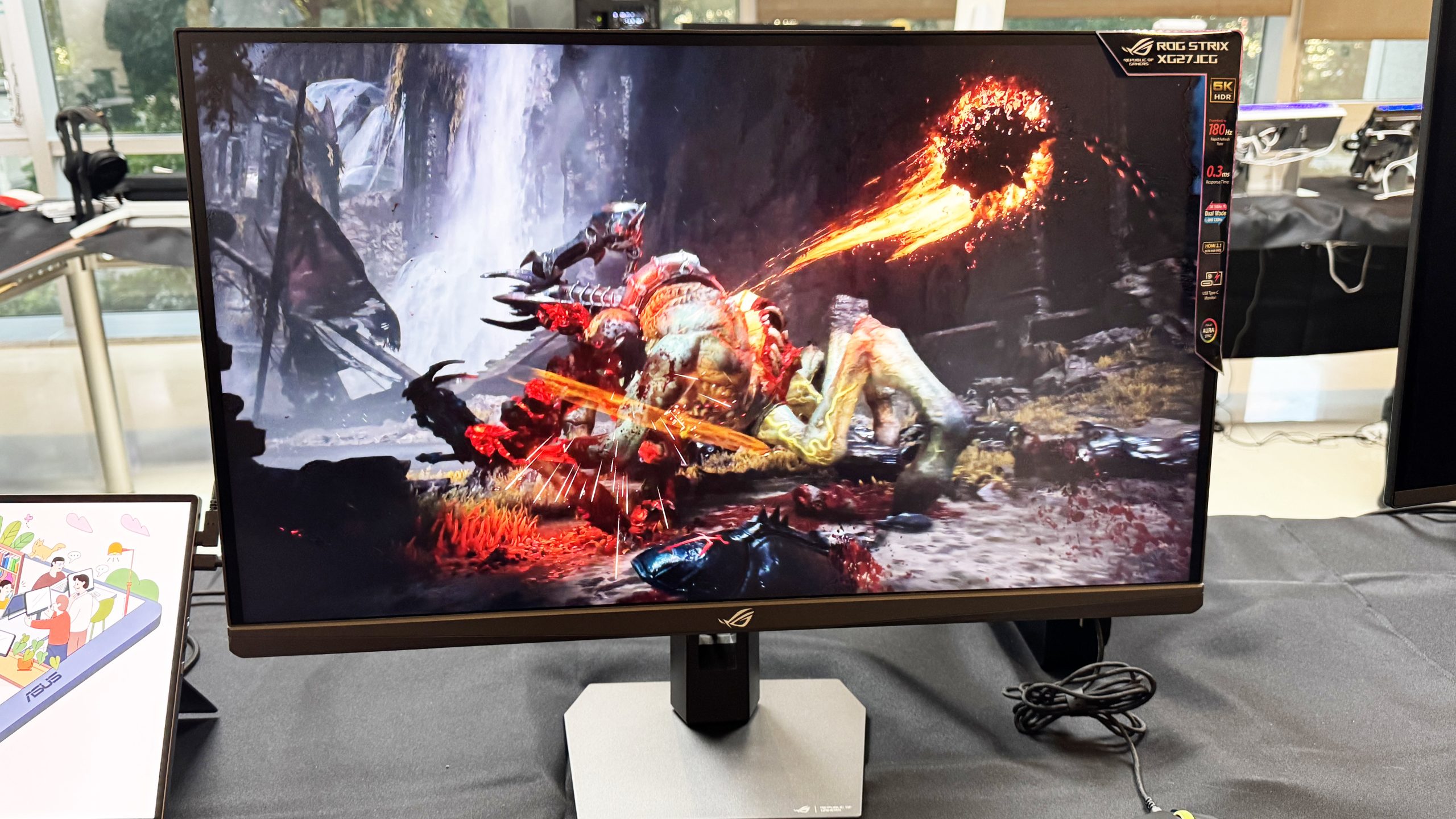 Display, mini PC, periferiche e networking: le novità ASUS al CES 2026