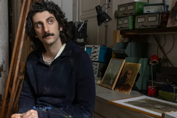 Chi è stato davvero Antonio ‘Tony’ Chichiarelli, l’artista criminale raccontato nel film Il falsario su Netflix